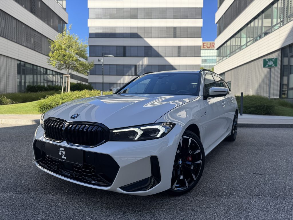 330e xDrive Touring